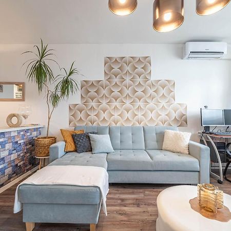 Pastelle Apartment With Own Parking Place Будапеща Екстериор снимка