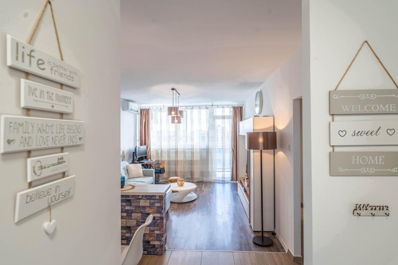 Pastelle Apartment With Own Parking Place Будапеща Екстериор снимка