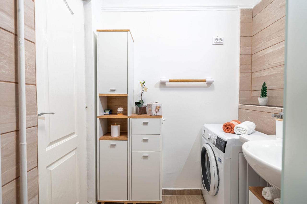 Pastelle Apartment With Own Parking Place Будапеща Екстериор снимка