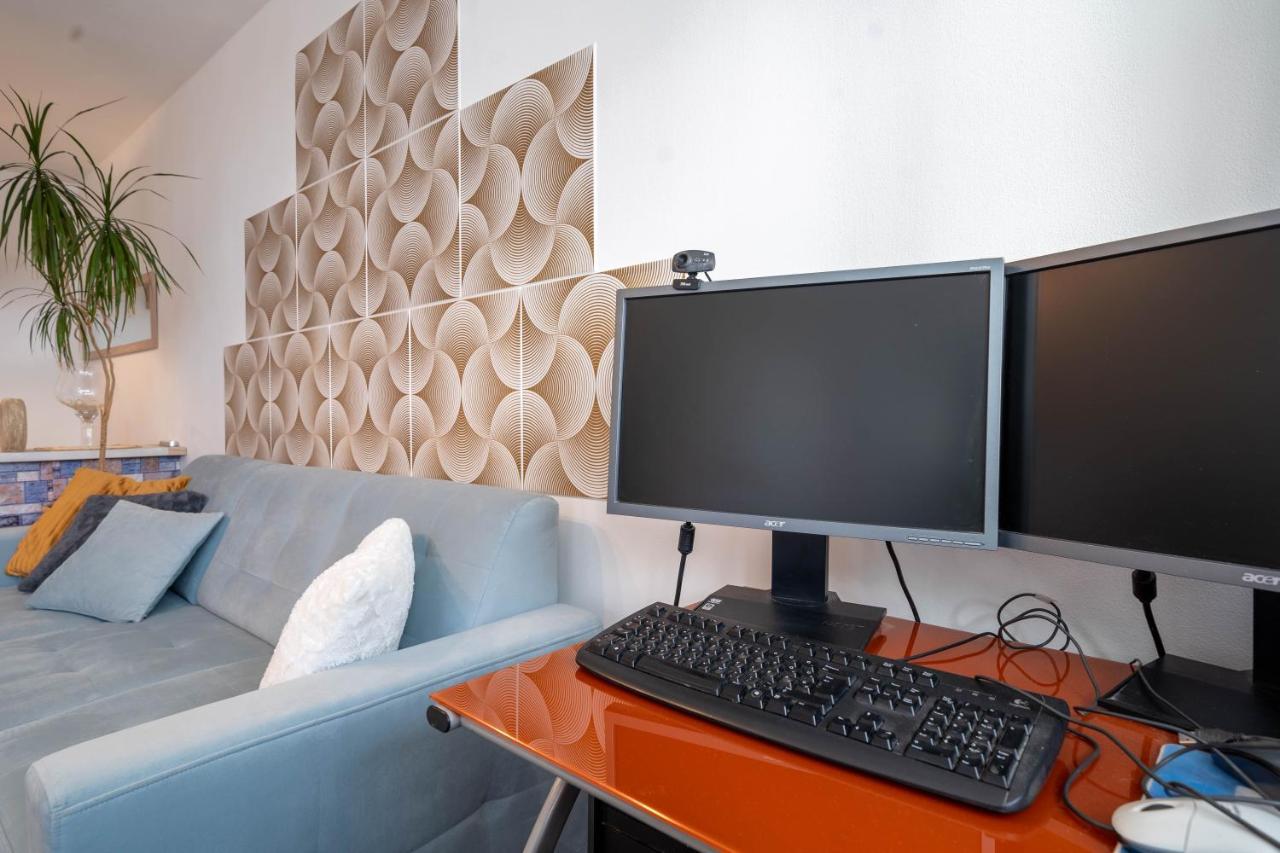 Pastelle Apartment With Own Parking Place Будапеща Екстериор снимка