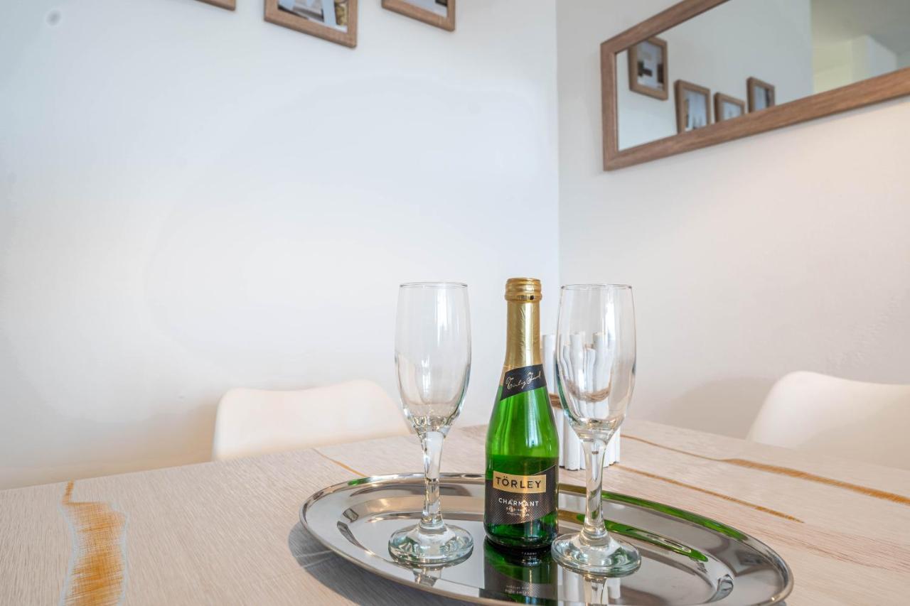 Pastelle Apartment With Own Parking Place Будапеща Екстериор снимка
