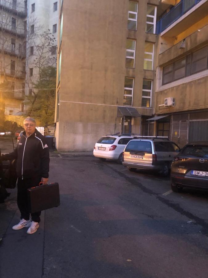 Pastelle Apartment With Own Parking Place Будапеща Екстериор снимка